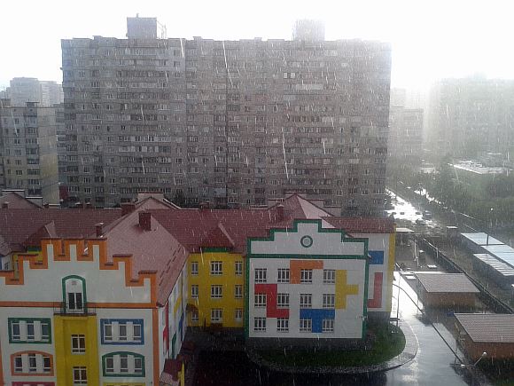 Сорвало крыши и мосты...